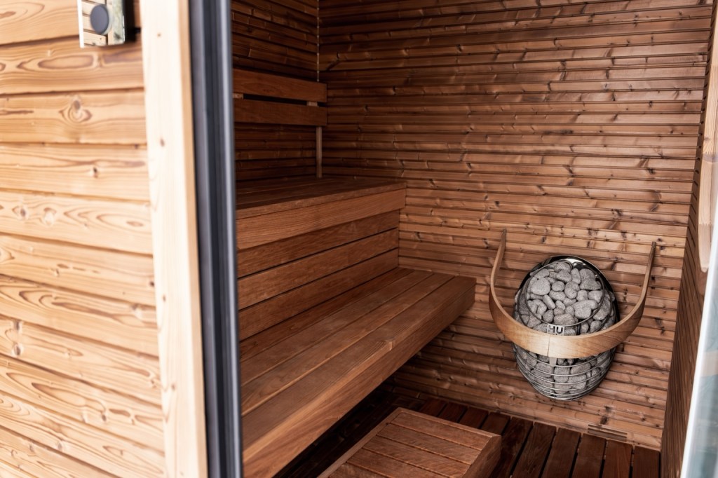 Infrared vs Traditional Sauna: Which Is Right for Your Home?